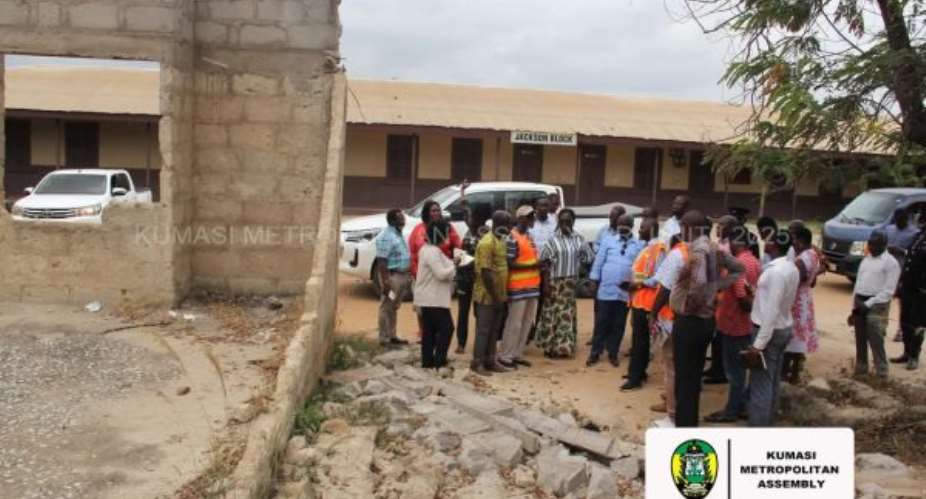 Kumasi Mayor orders encroachers to vacate public school lands