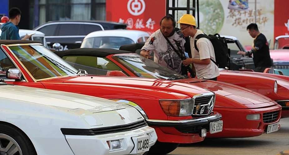 Visitors view classic vintage cars on display at a classic car culture exhibition in Haikou, Hainan Province, China, on April 11, 2026. Photo: CFP