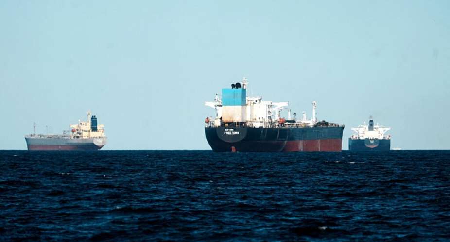 Russias shadow fleet vessels wait in the unofficial anchorage area in the Gulf of Finland near Vaindloo, Estonia, 10 April. -  Ints Kalnins / Reuters