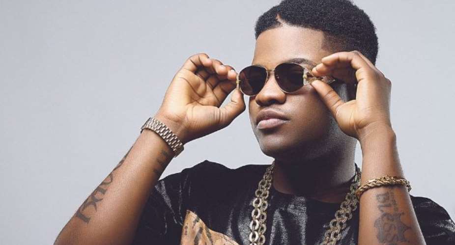 TOUCHLINE: Nigerian singer Skales drops mic to talk sports