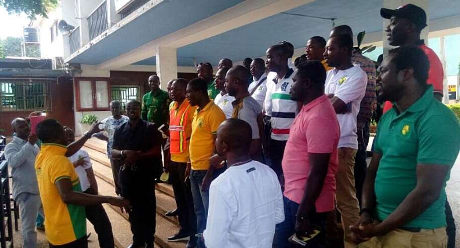 Prempeh College 96 Year Group Donates 600 Beds To Alma Mater