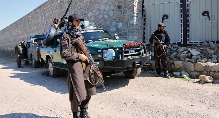 Taliban police stand guard in the Momand Dara district of Nangarhar province, Afghanistan, near the border with Pakistan, on 13 March 2026. -  AP - Hedayat Shah
