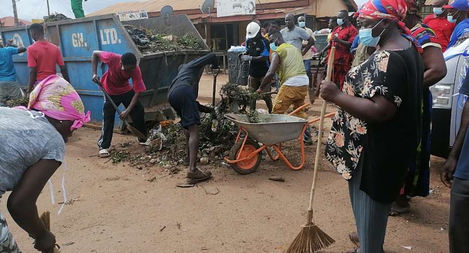 Obuasi East District Assembly kick-starts monthly clean up exercise