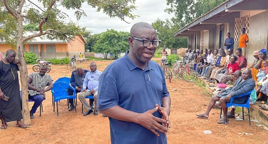 Isaac Adongo supports farmers with inputs to increase local tomato production