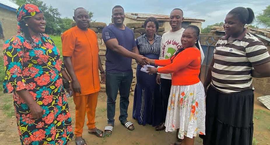 Nikyema Billa Alamzy presents GH¢9,000 scholarship support to medical student
