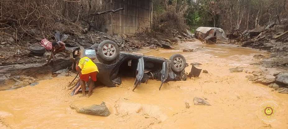 Six injured as Toyota Corolla plunges into Birim River on Accra–Kumasi highway
