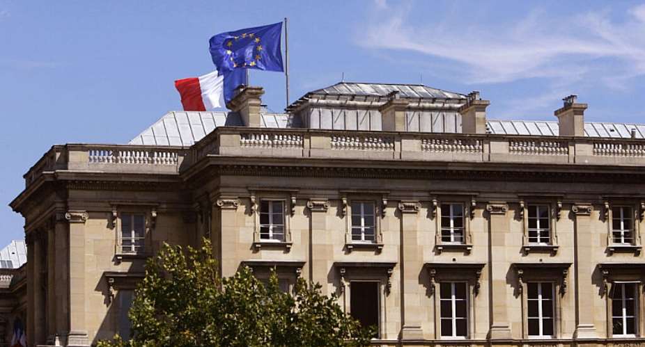 Picture shows the French flag and the European flag hauled up, 13 July 2007 on the Foreign affairs minister building. -  Clemens Bilan, AFP