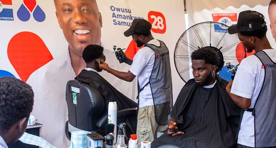 NPPs Samuel Owusu Amankwaa organises free beauty and grooming day for UG students