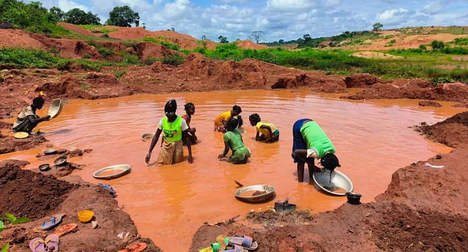 In Gaga, one of the mining areas in the northwest of the Central African Republic, villagers lament the environmental degradation resulting from unregulated gold mining. -  RFI/Rolf Steve Domia-Leu