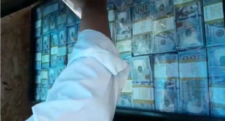 Malian National And Fake Dollar Dealer On The Run