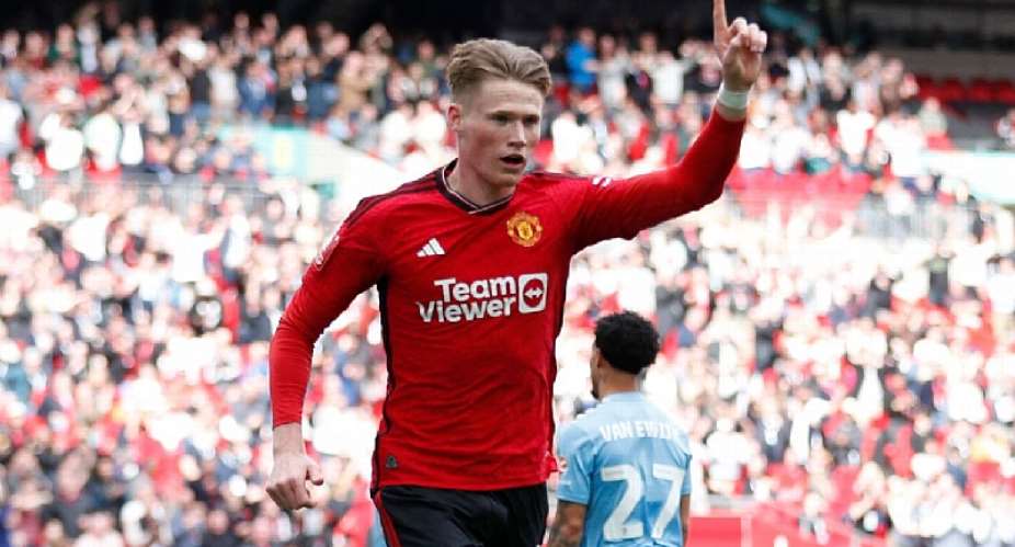 Fulham make 20m bid for Manchester Uniteds Scott McTominay