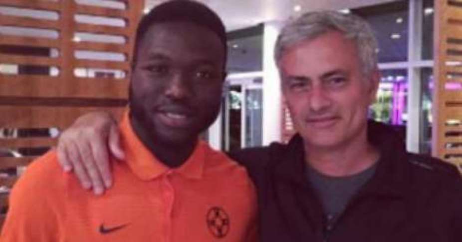 Muniru Muntari: Ghanaian midfielder meets Mourinho ahead of clash against Man City