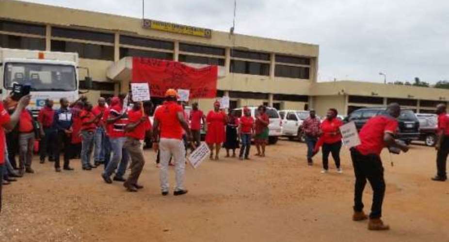 ECG workers demonstrate against planned concession