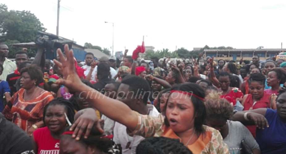 No Bishop Obinim, no vote – Supporters cry at Nima Police station Photos