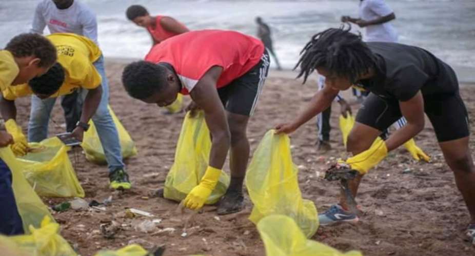 Lets Do It Ghana And Decathlon Cleans Titanic Beach