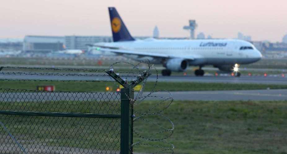 Lufthansa aircraft at Frankfurt Airport: More than 7,000 foreigners were deported from Germany in 2018