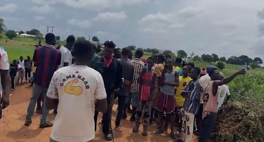 Angry Bugri youth block road after mother, baby die at collapsed bridge