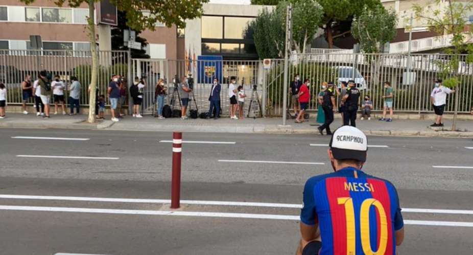 Barcelona Supporters Gather Chanting For Messi To Stay And Call For President Bartomeus Resignation