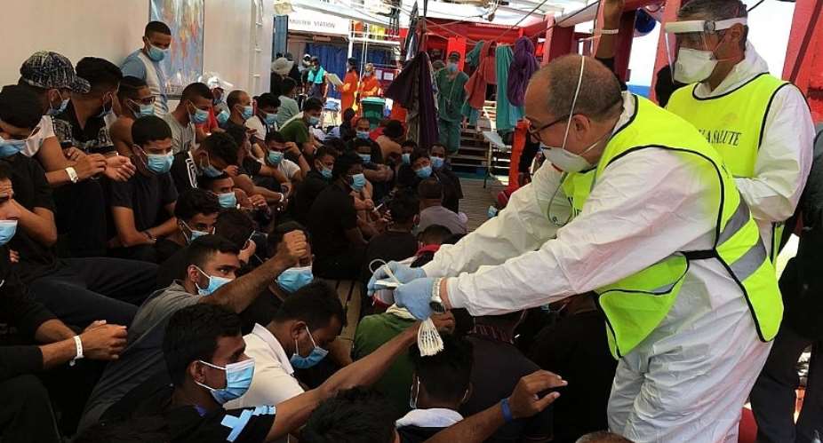 Fears grow in Sicily over migrants infected with Covid-19