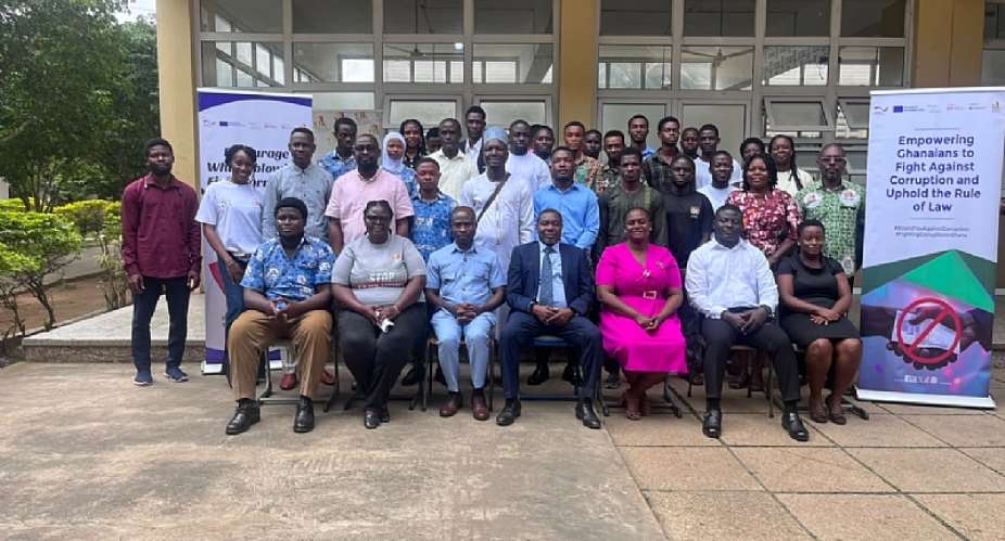 A group picture of participants and speakers after the event