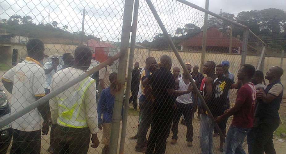 Breaking News: Angry Medeama fans chase head coach Prince Owusu out from training ground