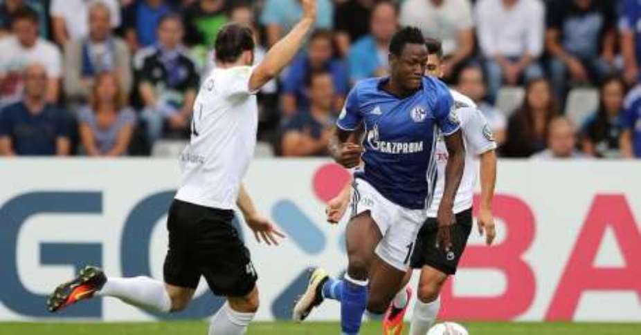 Baba Rahman: Ghanaian defender debuts for Schalke in the Bundesliga from the bench