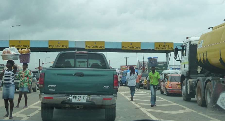 Eject us and lose votes – Tema motorway hawkers dare govt