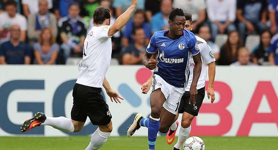 On-loan Schalke defender Baba Rahman plays first Bundesliga match