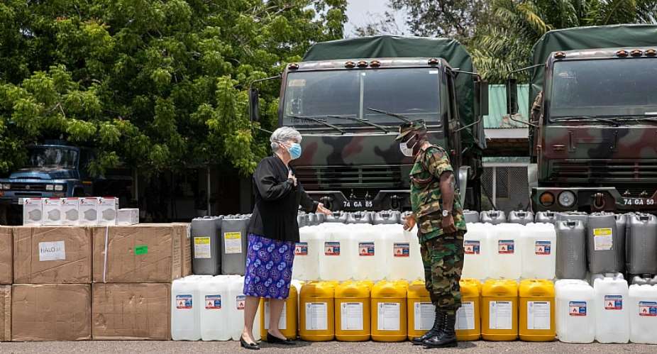 U.S. Ambassador to Ghana Stephanie S. Sullivan hands over the medical supplies to Chief of Defense Staff Lt Gen Obed Akwa at Burma Camp Donation August 2020-7