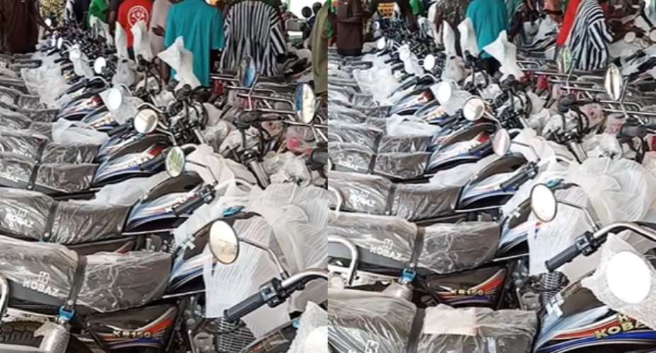Abu Jinapor donates 100 motorbikes, pickup vehicle to Damongo constituency