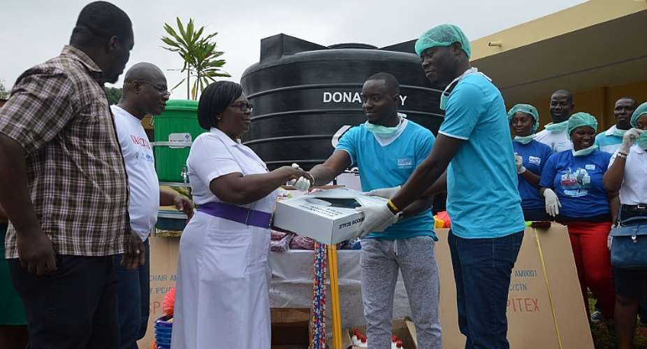 uniCredit Donates to 5 Institutions