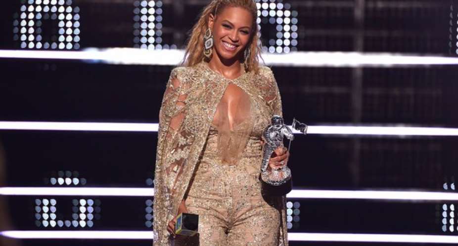 Beyonce dominates the MTV Video Music Awards 2016