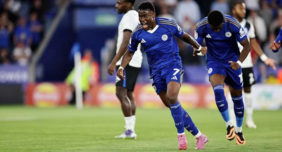 Marti Cifuentes lauds Fatawu Issahaku’s return to form after Leicester’s win over Birmingham