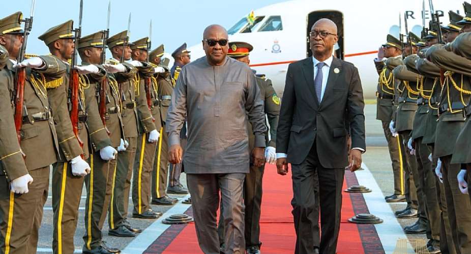 Mahamaarrives in Luanda for AU Summit