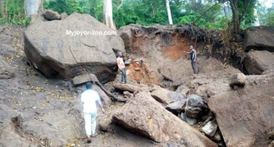 Adaklu-Helekpe residents live in fear as falling rocks threaten lives, destroy farms