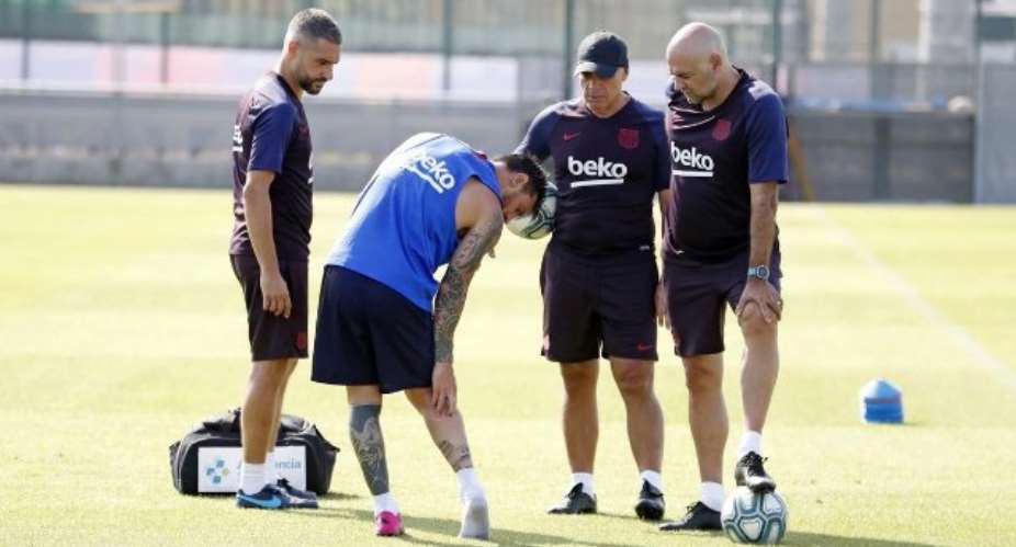 Barcelona Skipper Messi Out of U.S. Tour With Calf Strain