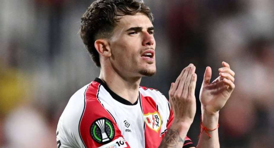 Chelsea are nearing a move for Rayo Vallecano defender Pep Chavarria