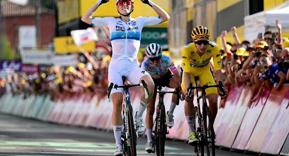 Dutch rider Demi Vollering edges overall leader Marlen Reusser after Kasia Niewiadoma faded at the line, the three now top the overall standings. -  Nicolas Tucat, AFP