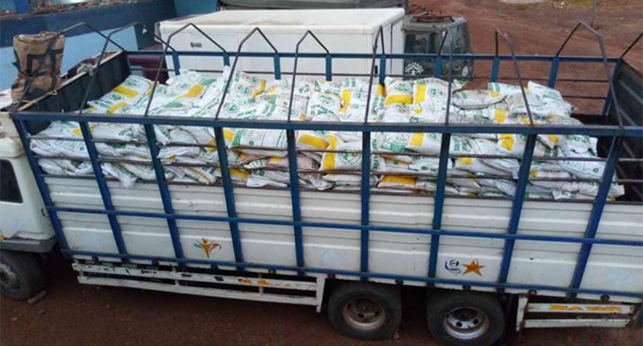 The trucks with fertilizers at Hamile customs office