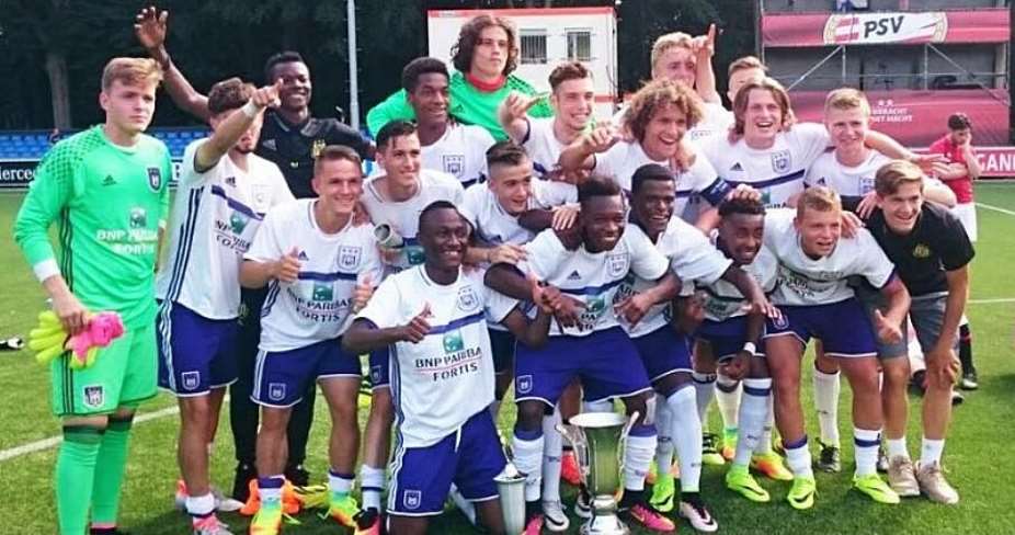 Ghanaian starlet Francis Amuzu helps Anderlect U19 to win Otten Cup against Man United