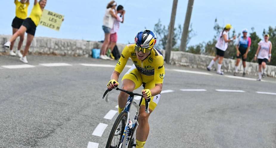 FDJ-SUEZs Dutch rider Demi Vollering wearing the overall leaders yellow jersey rides in a breakaway during the 9th and final stage of the fifth edition of the Womens Tour de France cycling race, 99.2 km from Nice to Nice, southeastern France on 9 August 2026. - AFP - NICOLAS TUCAT