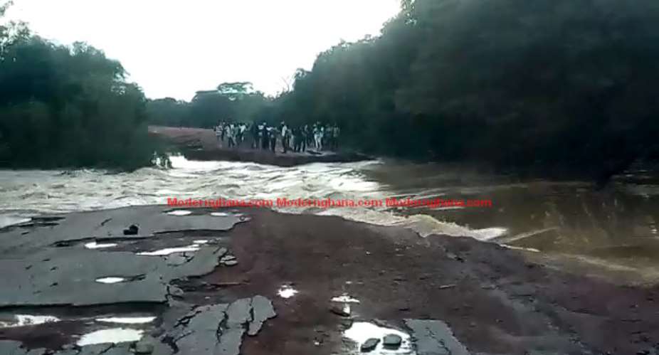 Video: White Volta Flood Divides Bawku, Bolga; No Movement
