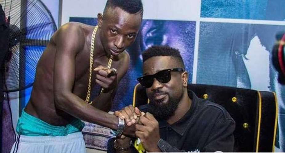 Use your wife to rhyme, not me - Patapaa bares teeth at rapper Sarkodie