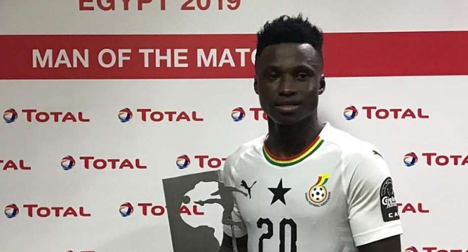 Evans Mensah with a Man of the Match award at last year's U-23 AFCON.