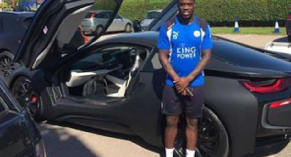 Jeffrey Schlupp changes colour of BMW i8s handed him for Leicesters title winning feat