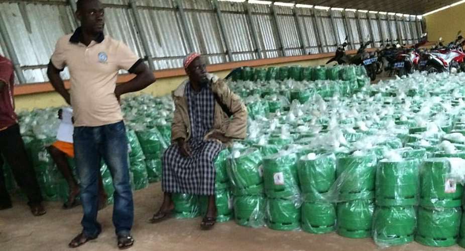 Gas cylinders distributed in Bole