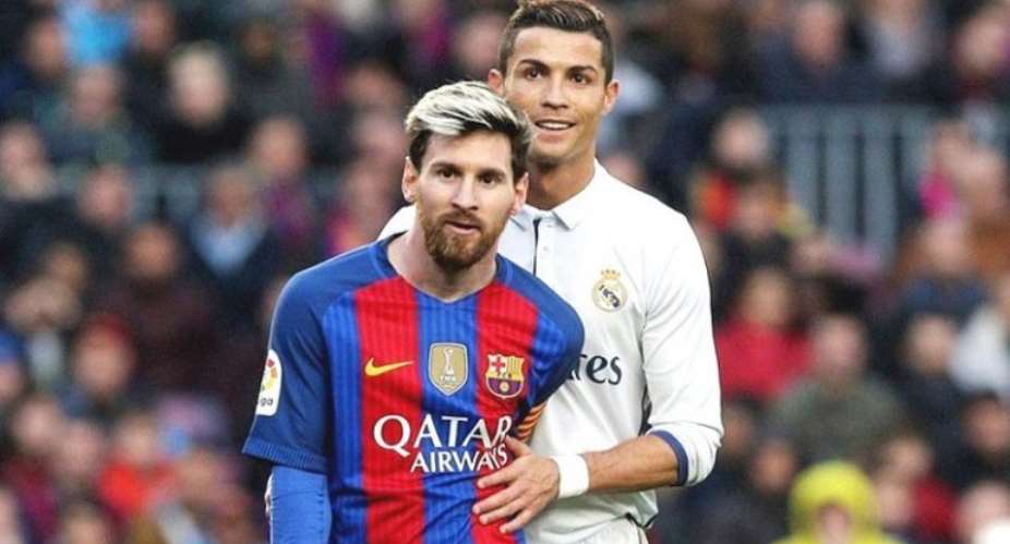 Cristiano Ronaldo Reportedly Stood Naked In Man Utd Dressing Room And Boasted About Lionel Messi