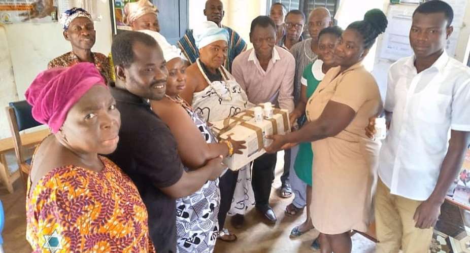 Apesokubi Health Center receive vitamins for maternal care