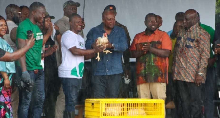I’ll develop this poultry farm into Centre of Excellence – Mahama assures Papao Farms