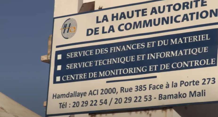 Malis media regulator suspends French public broadcaster TV5Monde and private television news channel La Chane Info in connection with their coverage of the countrys security issues. (Screenshot: Le360/YouTube)